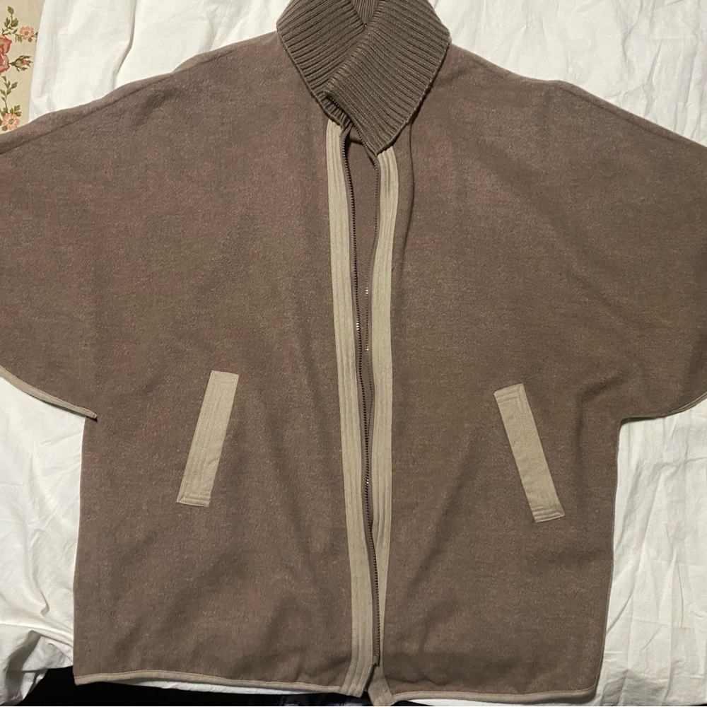YEST Oversized Poncho Cape Style Jacket with wide sleeves 3/4 & Pockets